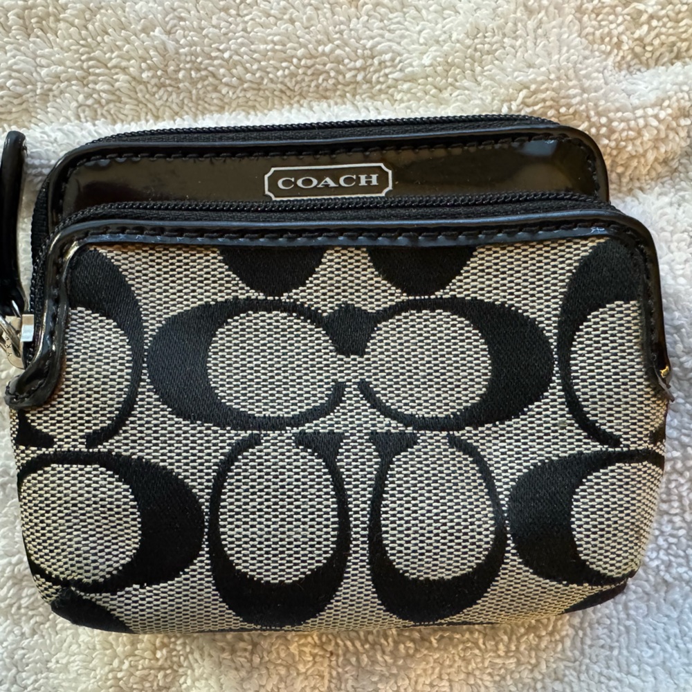 Vintage Coach Black and Cream Signature Coin Purse